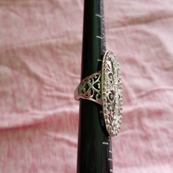 BKE Sparkly Cross Fashion Ring - Picture 3 of 5